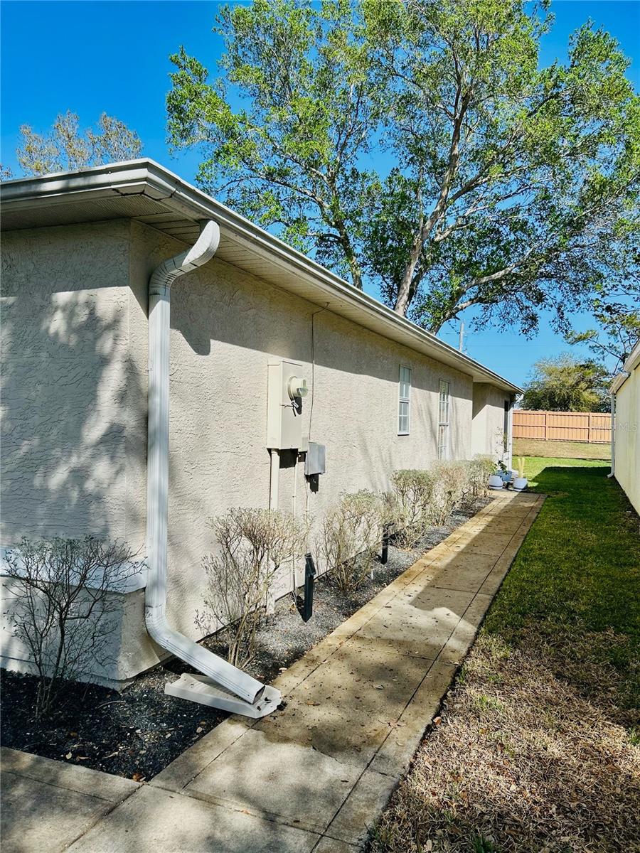 LAKE POINTE SUNTREE - Residential