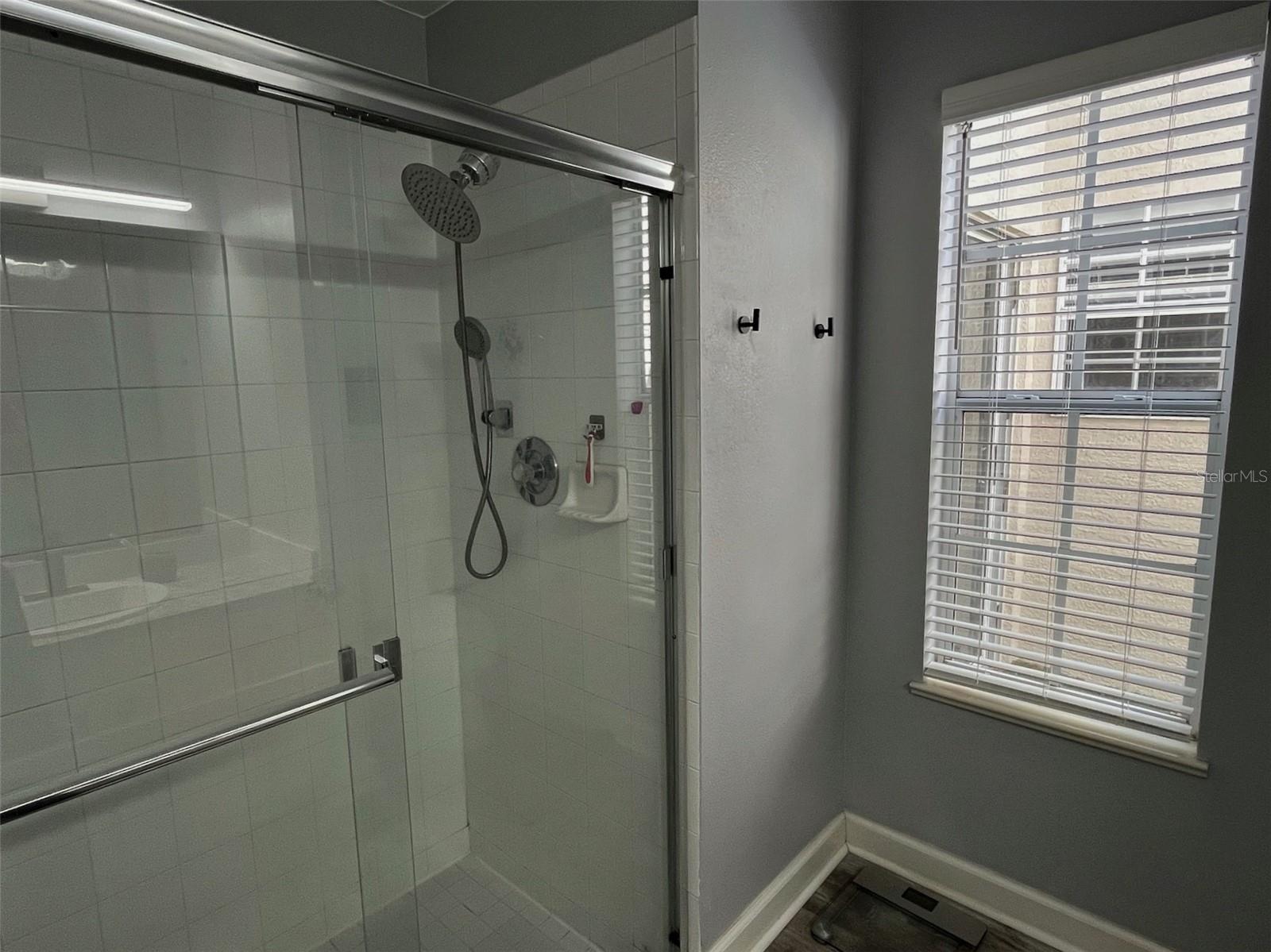 LAKE POINTE SUNTREE - Residential