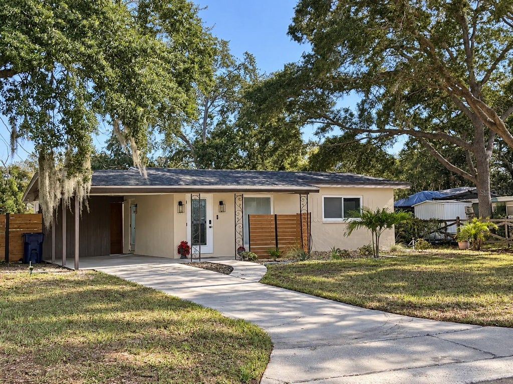 Photo of 405 Manor Boulevard, Palm Harbor, FL 34683 (MLS # TB8558391)