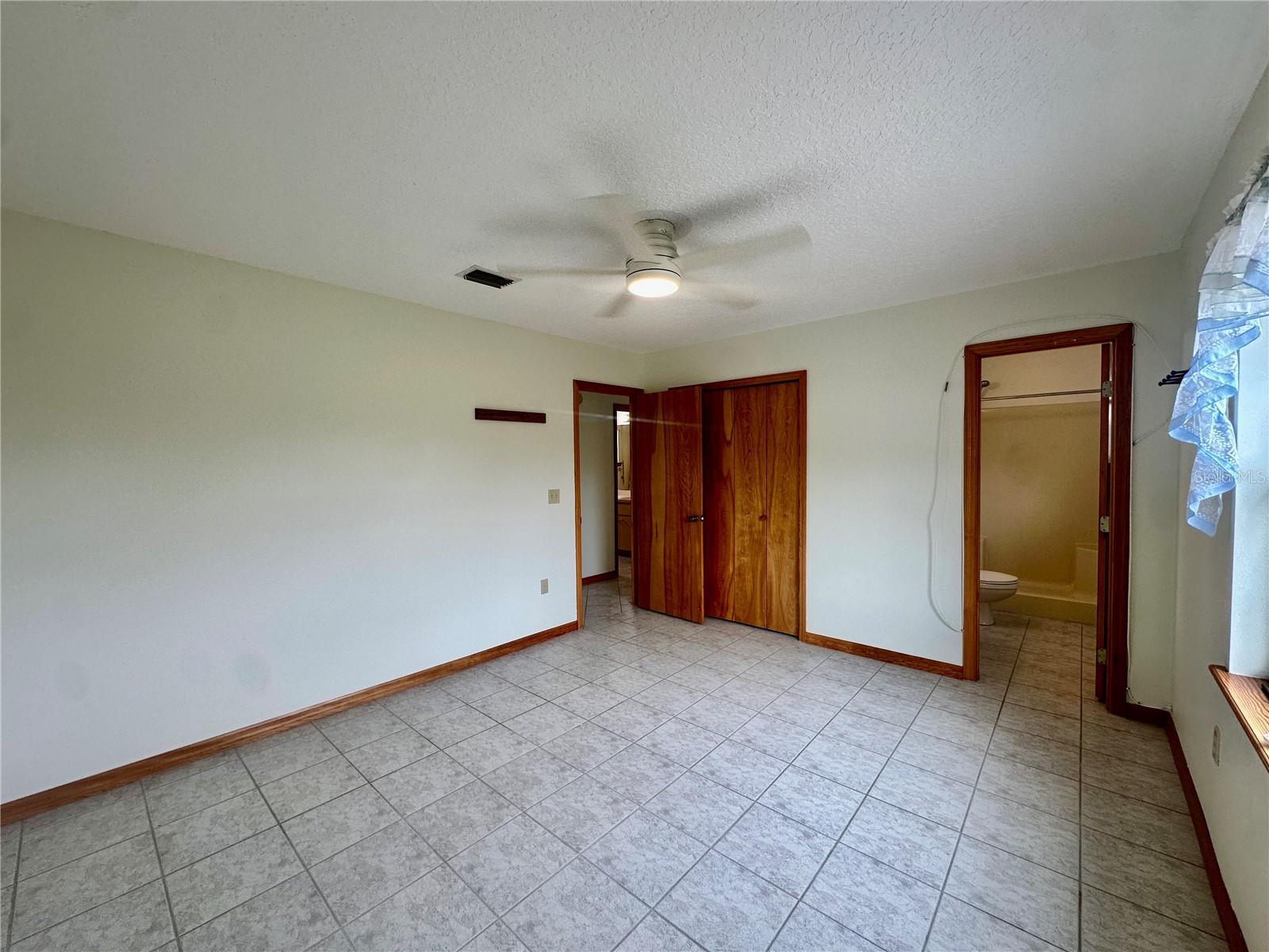 HOWEY W J LAND STARR LAKE - Residential Lease