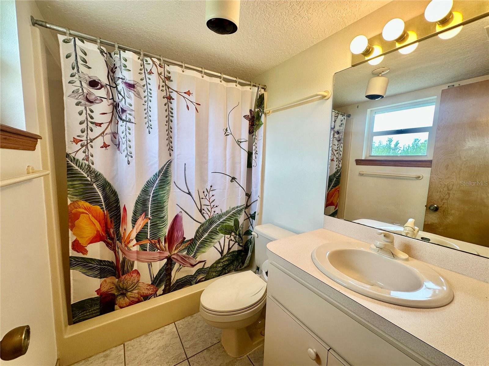 HOWEY W J LAND STARR LAKE - Residential Lease