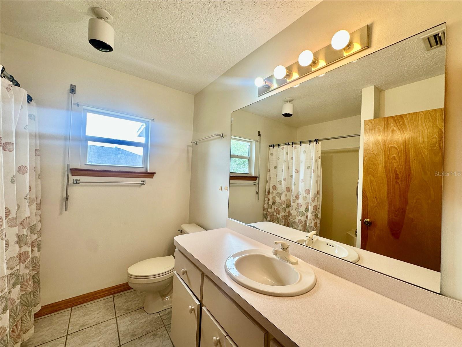 HOWEY W J LAND STARR LAKE - Residential Lease