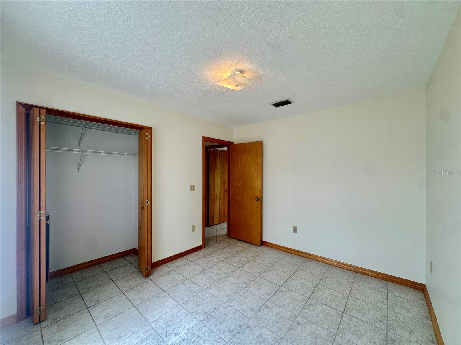 HOWEY W J LAND STARR LAKE - Residential Lease