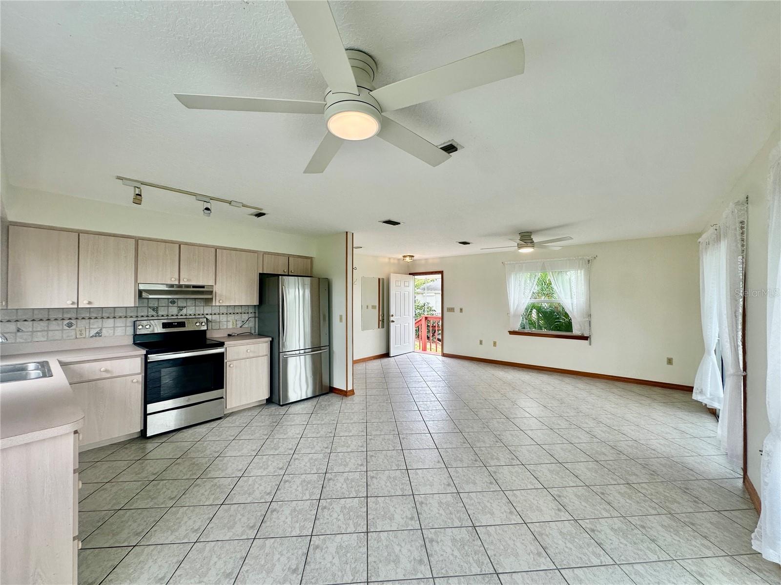 HOWEY W J LAND STARR LAKE - Residential Lease