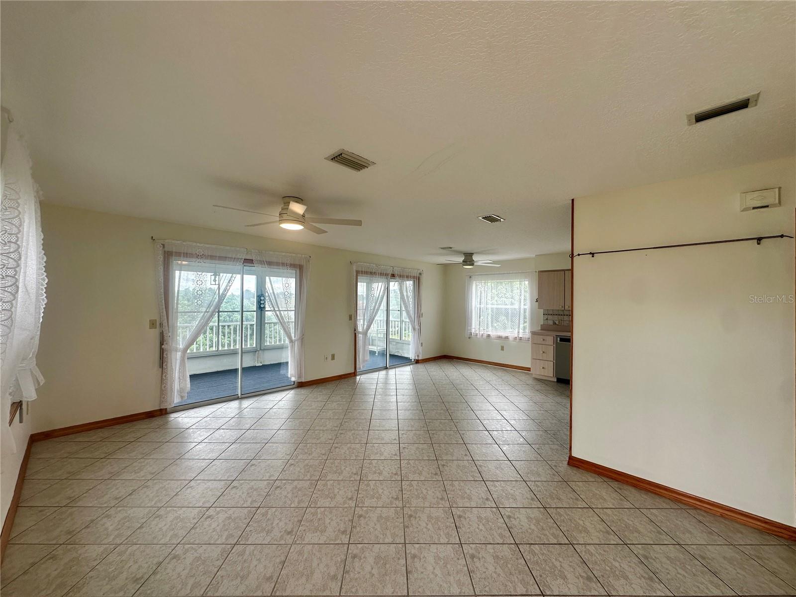 HOWEY W J LAND STARR LAKE - Residential Lease
