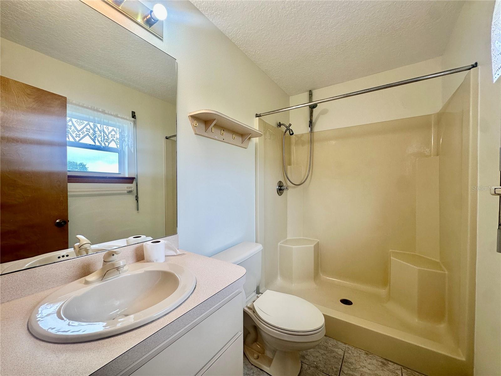 HOWEY W J LAND STARR LAKE - Residential Lease
