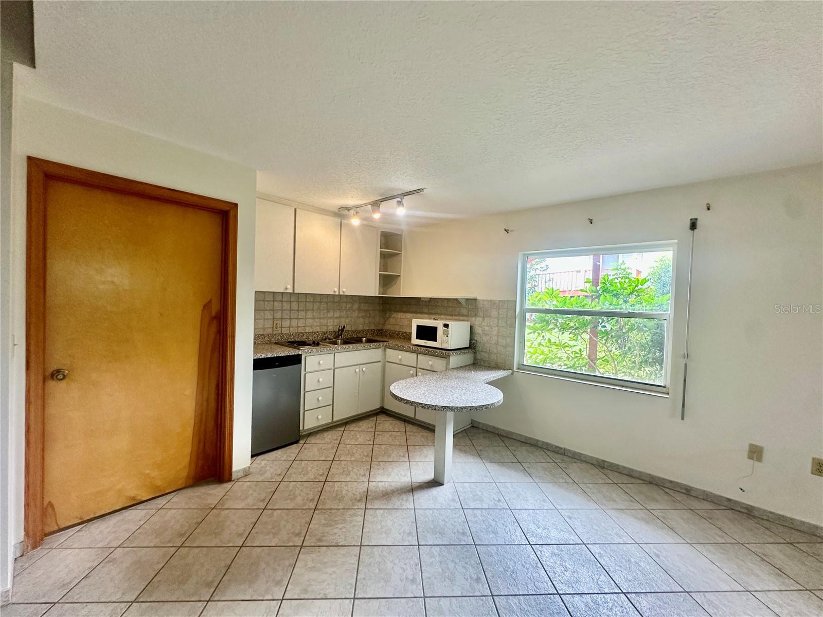 HOWEY W J LAND STARR LAKE - Residential Lease