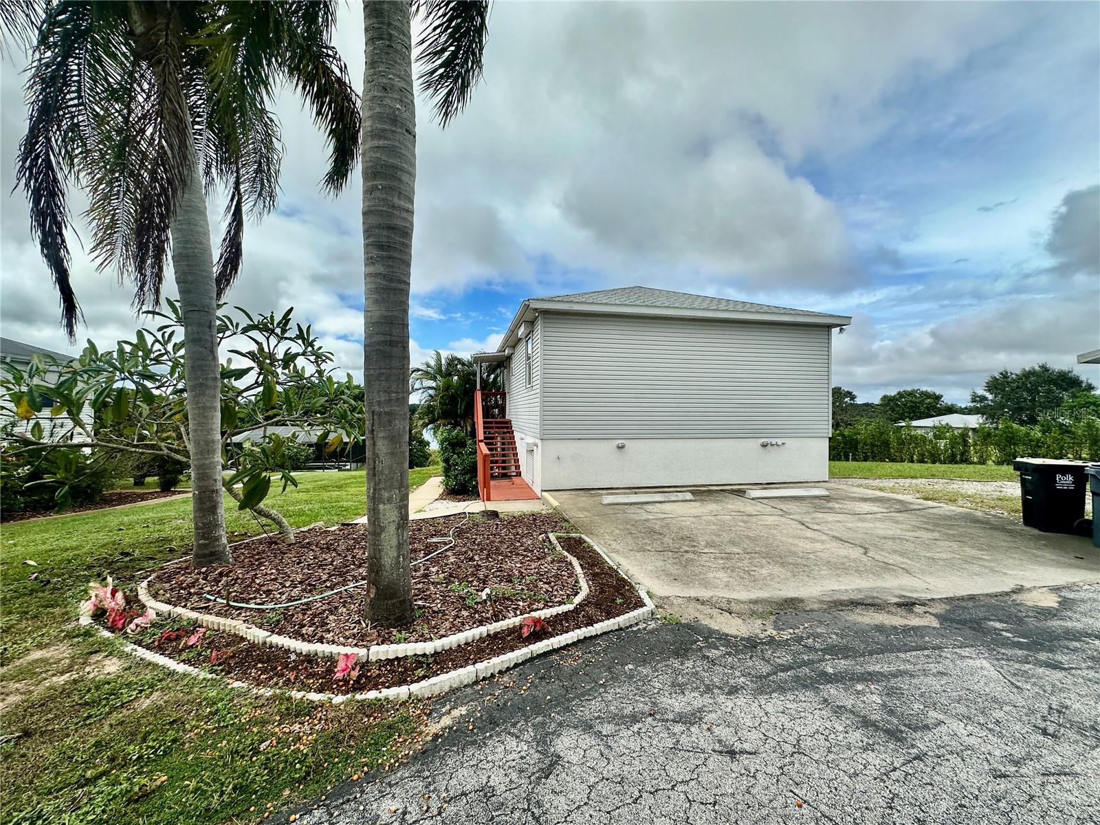 HOWEY W J LAND STARR LAKE - Residential Lease