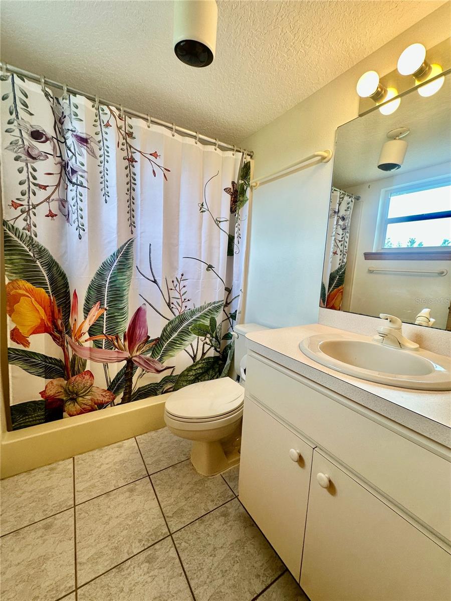 HOWEY W J LAND STARR LAKE - Residential Lease
