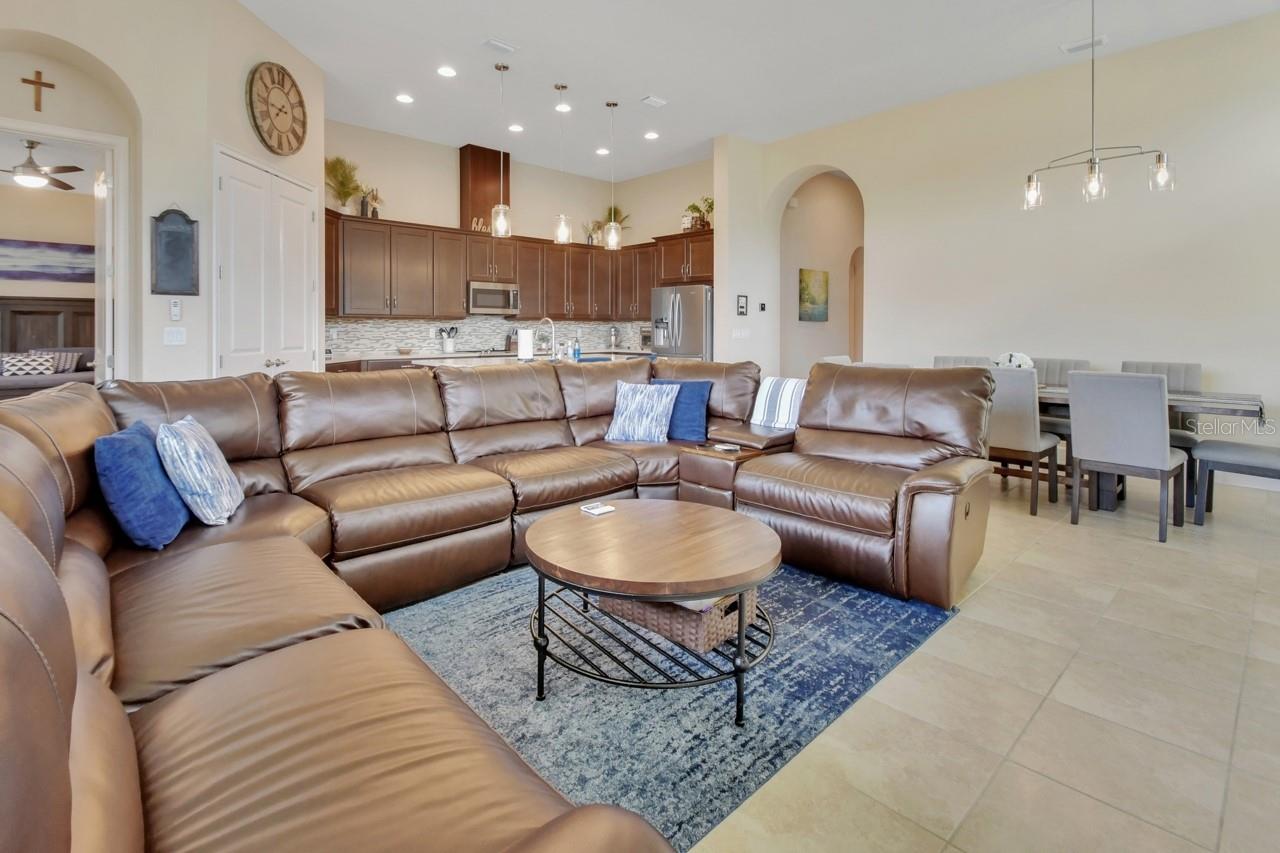 6254 WOODHAVEN VILLAGE DRIVE