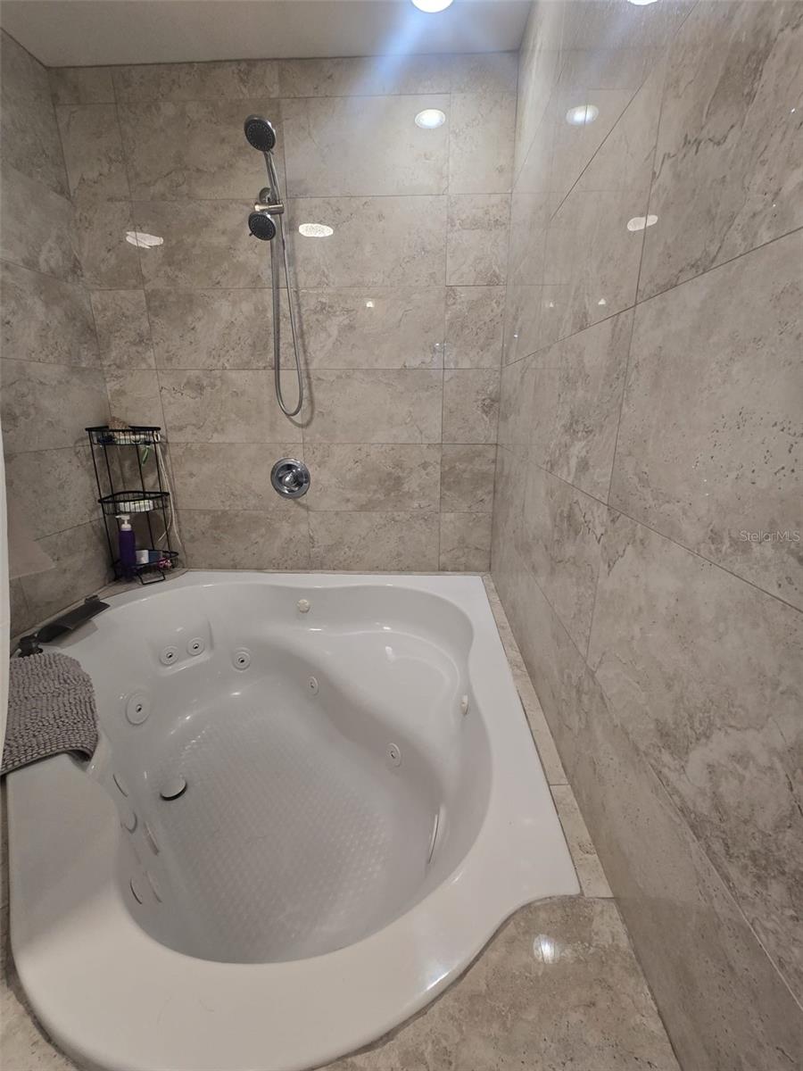 ROYAL ESTATES - Residential