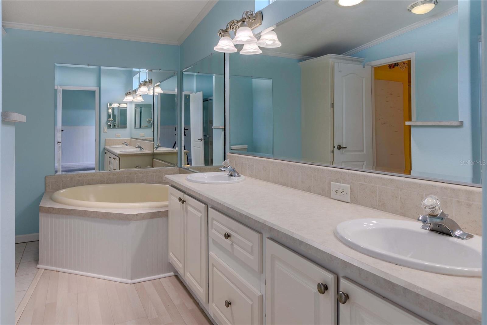 IMPERIAL LAKES ESTATES UNIT II - Residential