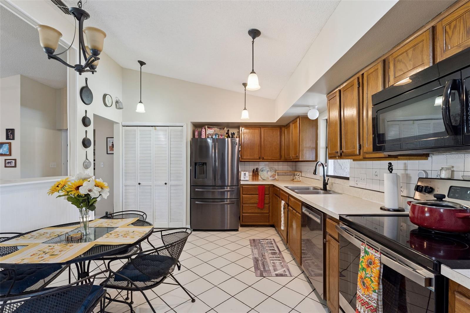 FAIRWAY COVE - Residential