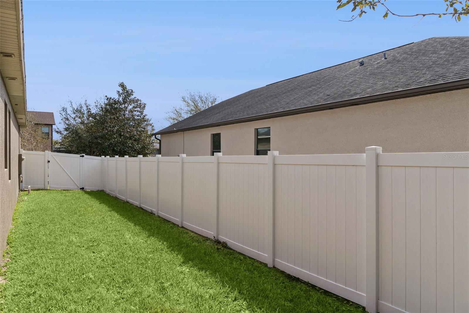 ALEXANDER RIDGE - Residential