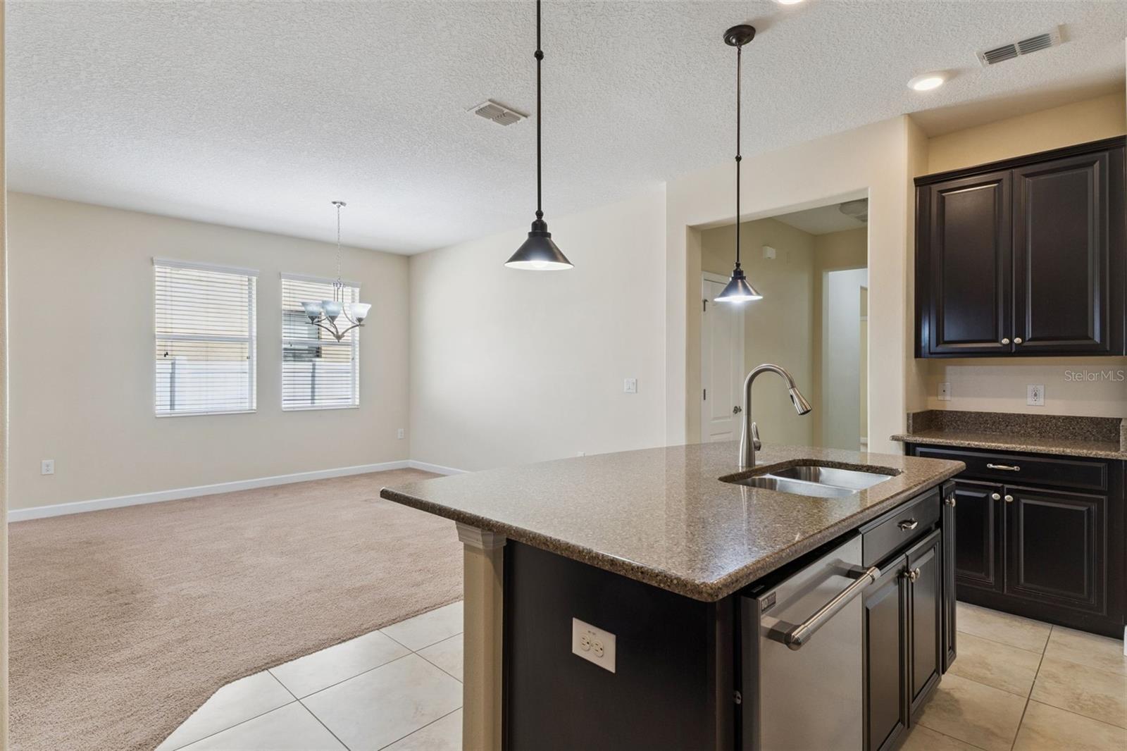 ALEXANDER RIDGE - Residential