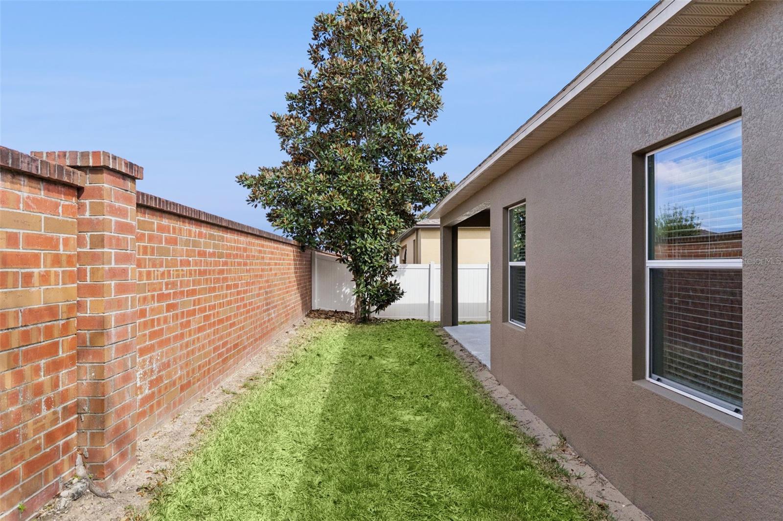 ALEXANDER RIDGE - Residential