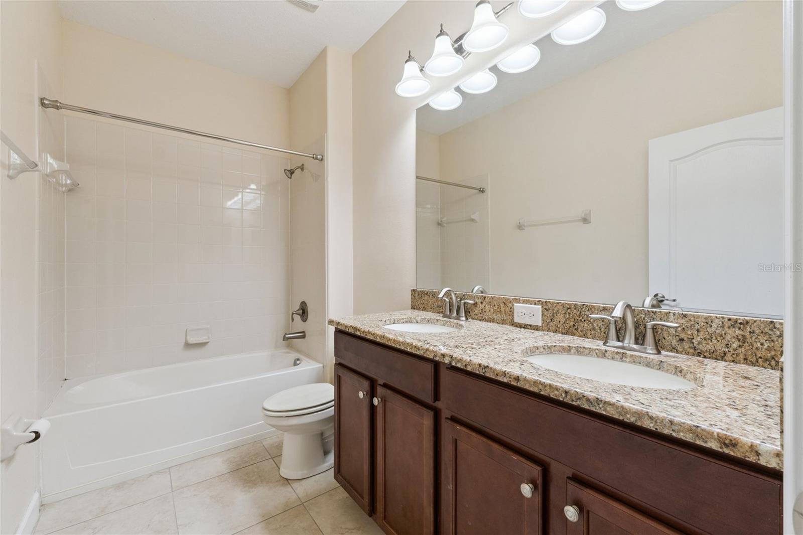 ALEXANDER RIDGE - Residential