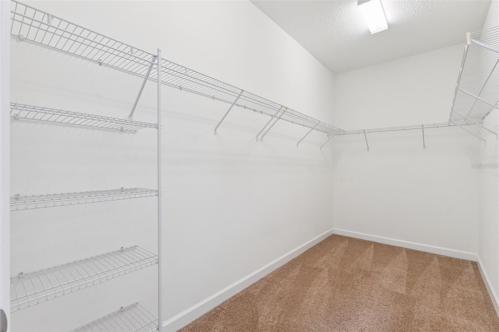 ALEXANDER RIDGE - Residential