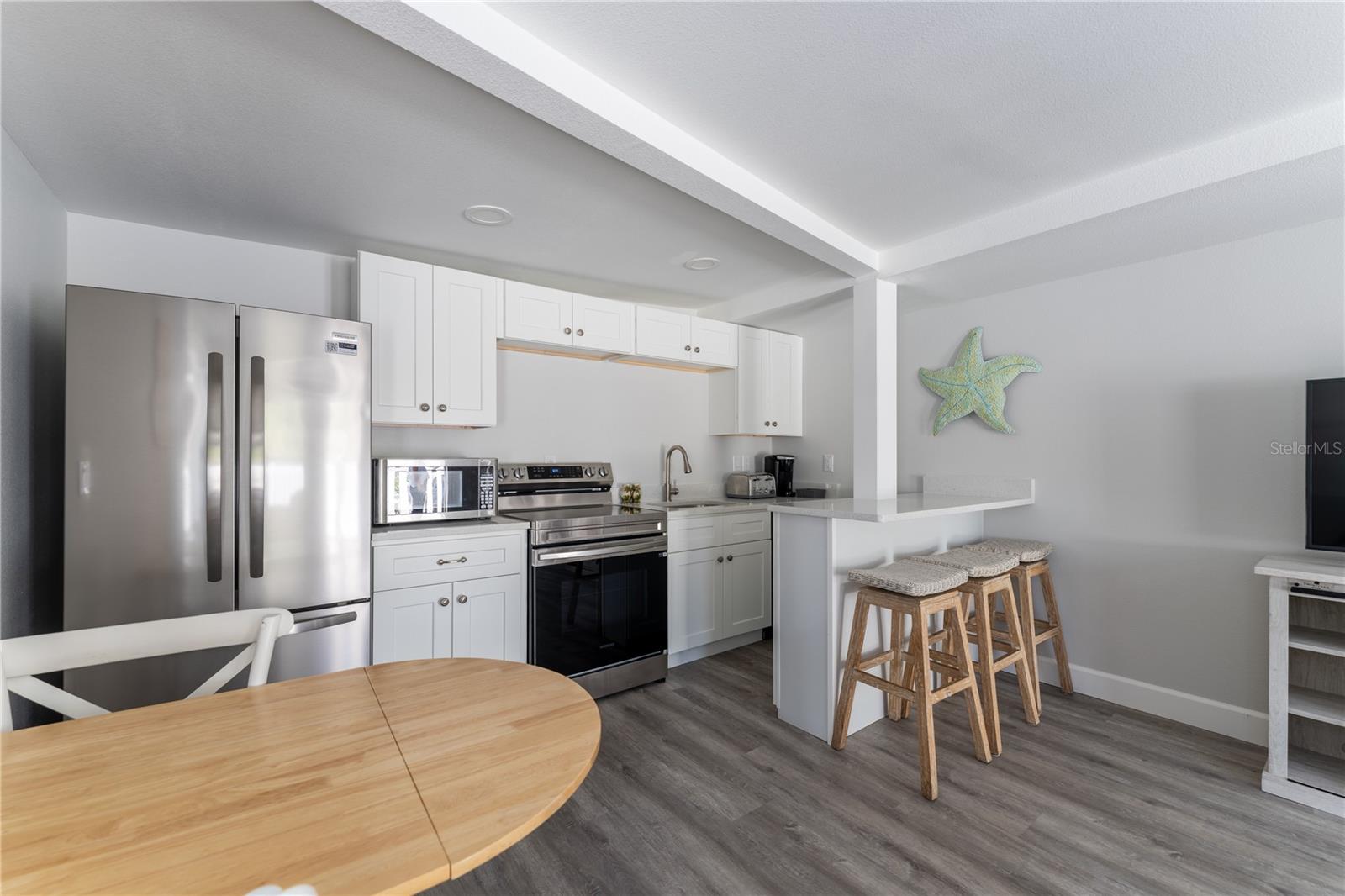 SIESTA BEACH - Residential Income