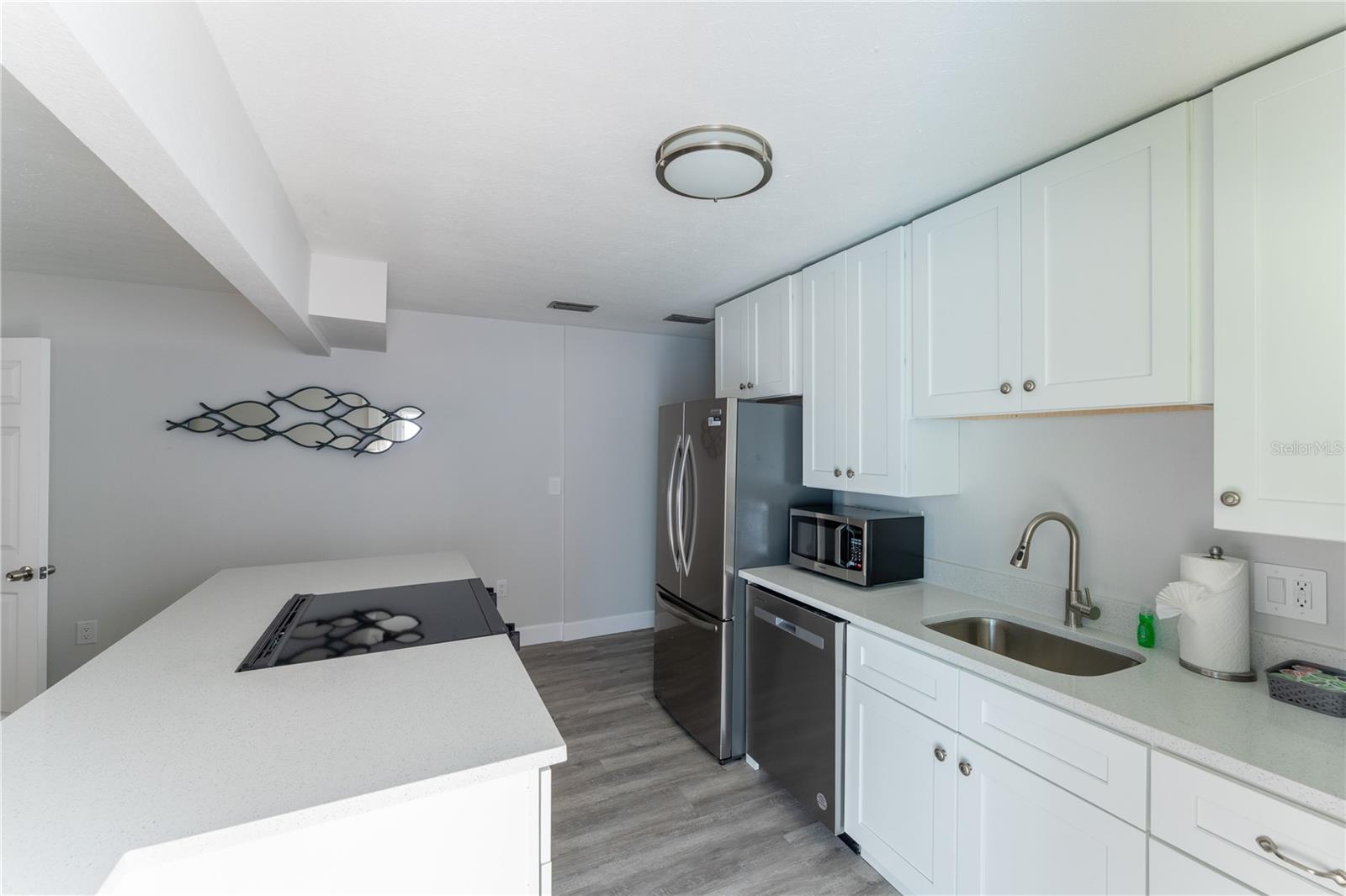 SIESTA BEACH - Residential Income