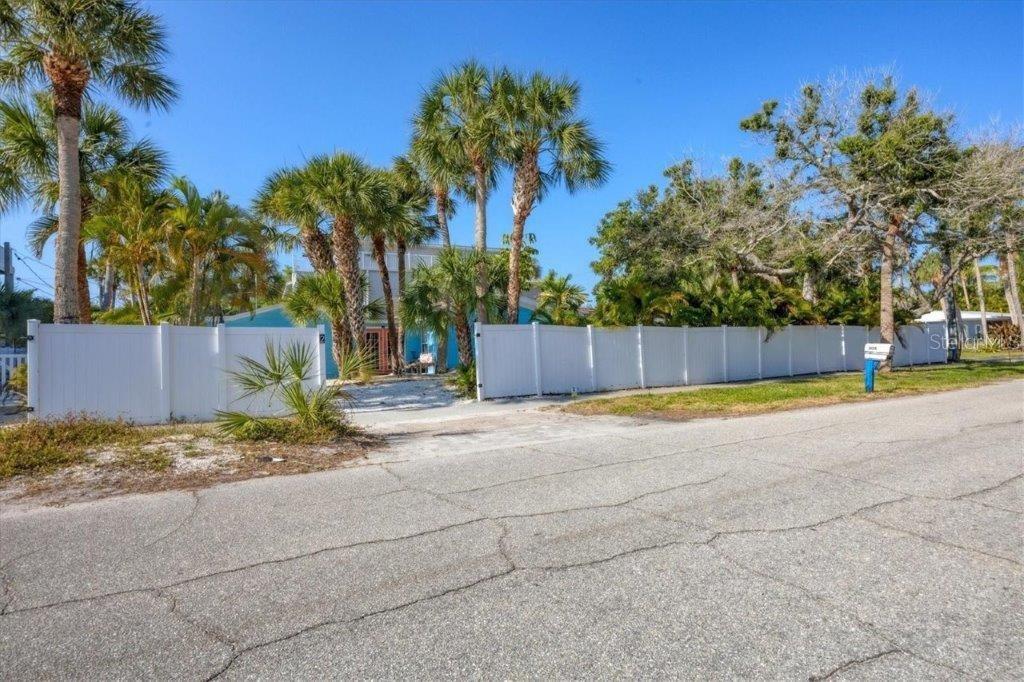 SIESTA BEACH - Residential Income