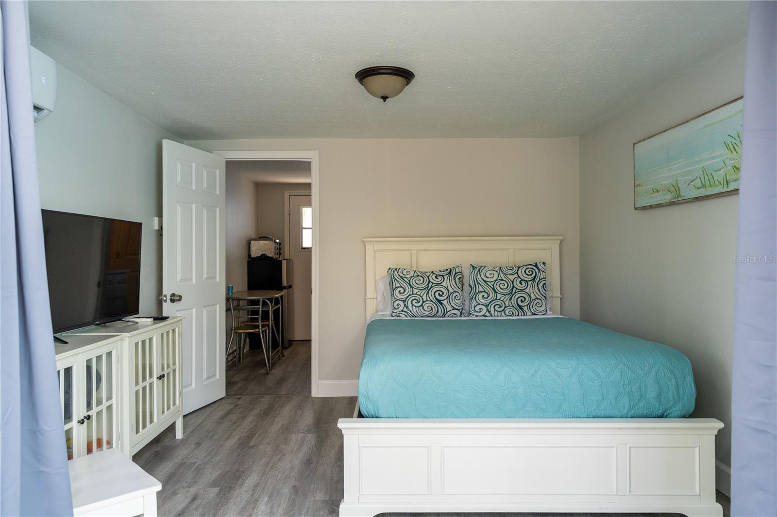 SIESTA BEACH - Residential Income