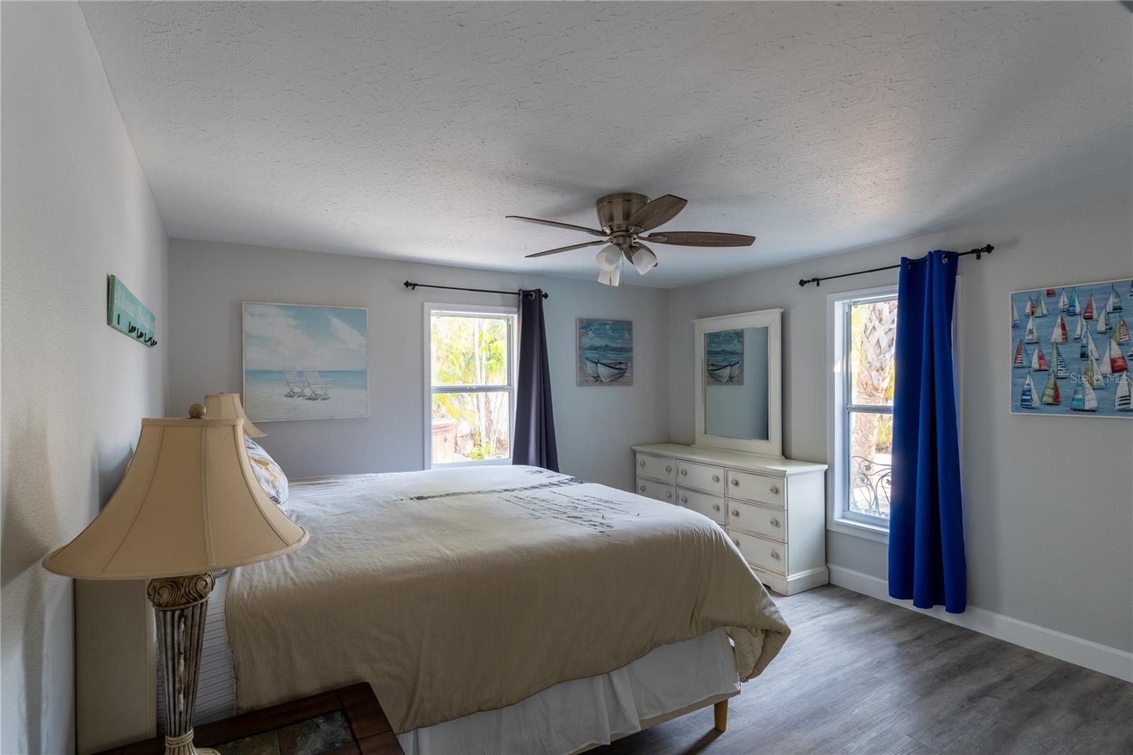 SIESTA BEACH - Residential Income