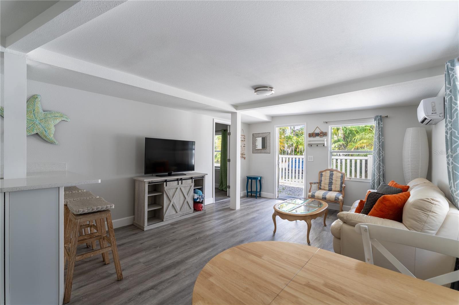 SIESTA BEACH - Residential Income