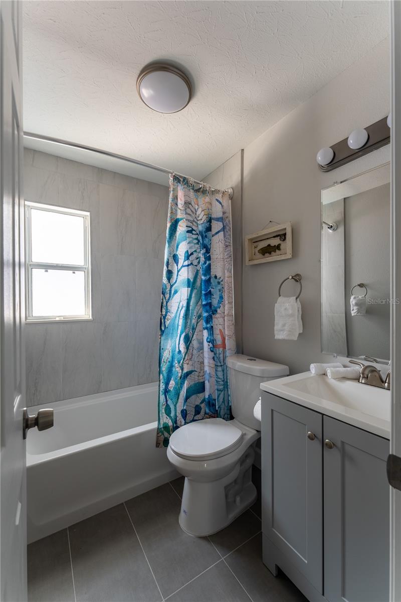 SIESTA BEACH - Residential Income