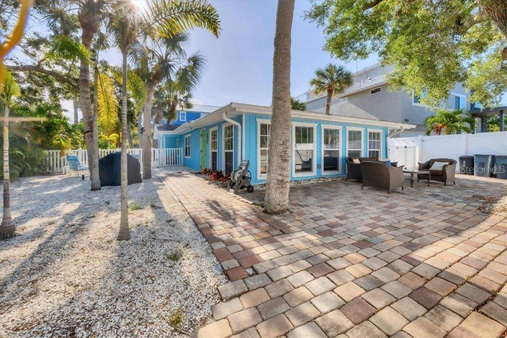 SIESTA BEACH - Residential Income