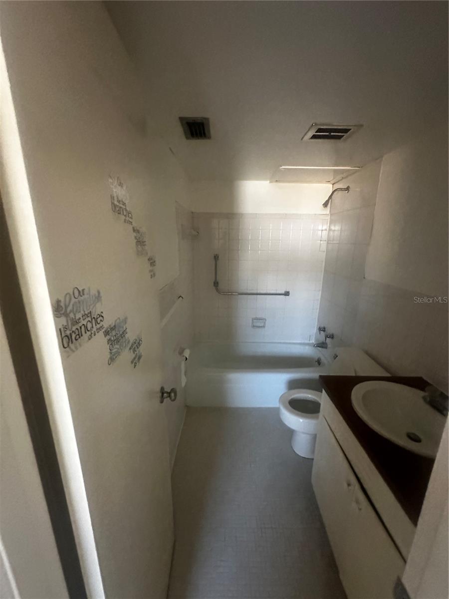 FORT KING HEIGHTS - Residential Lease