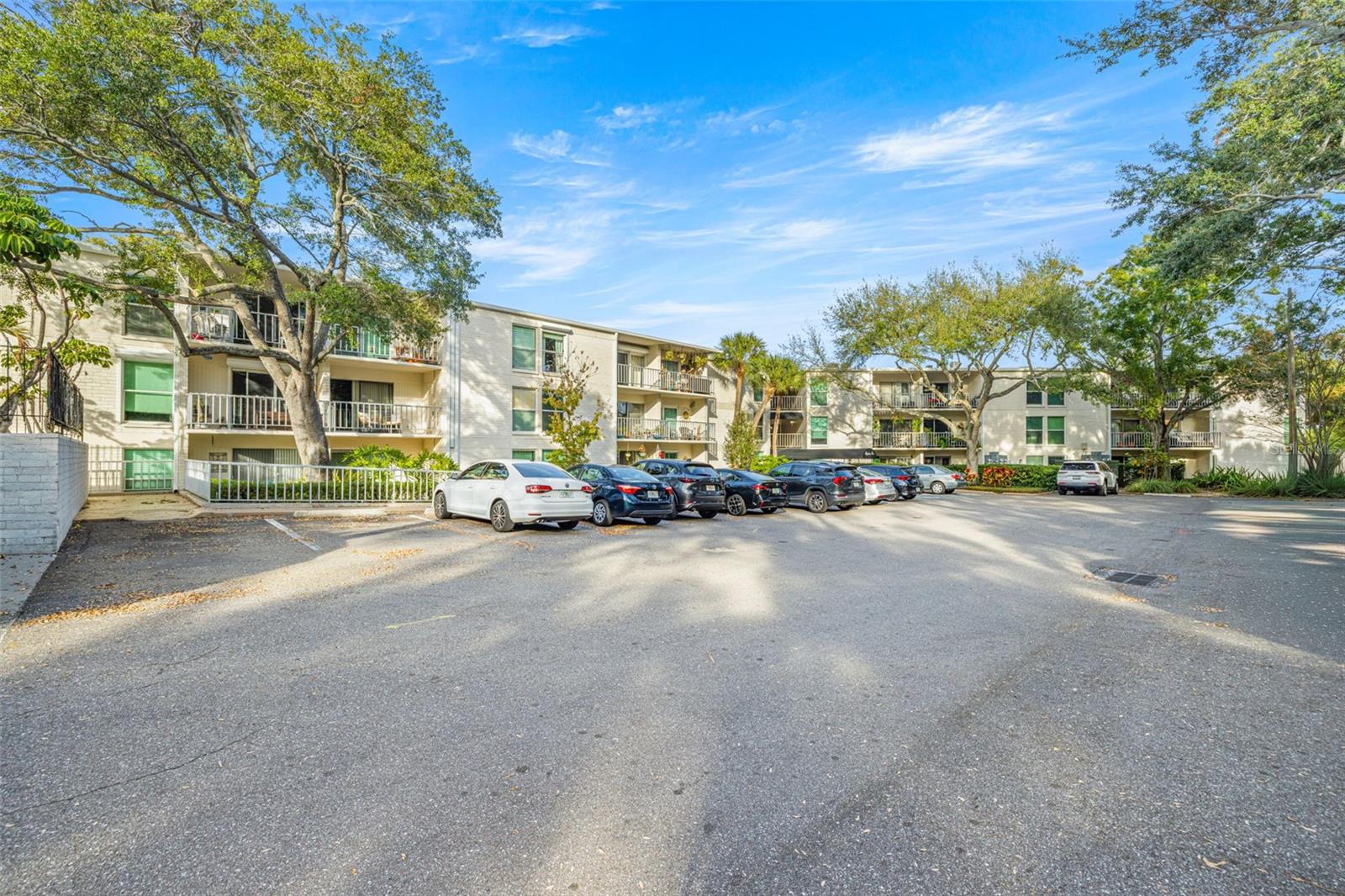 BAYSHORE TRACE CONDO - Residential