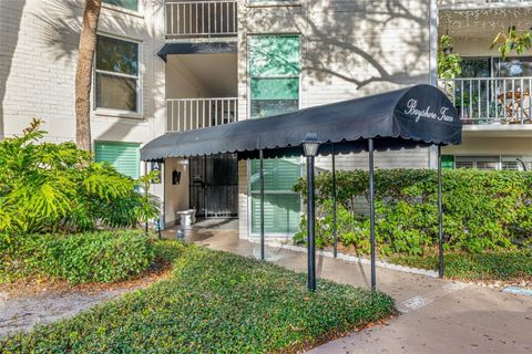 Photo of 3325 Bayshore Boulevard #B13, Tampa, FL 33629 (MLS # TB8463983)