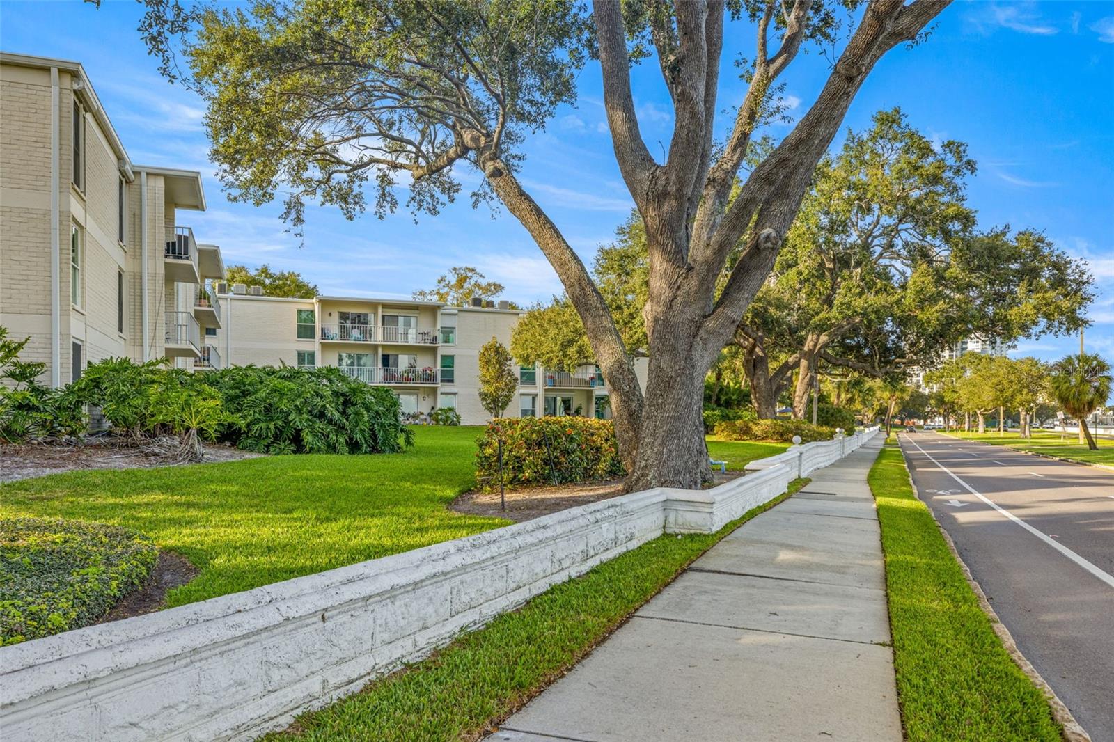 BAYSHORE TRACE CONDO - Residential