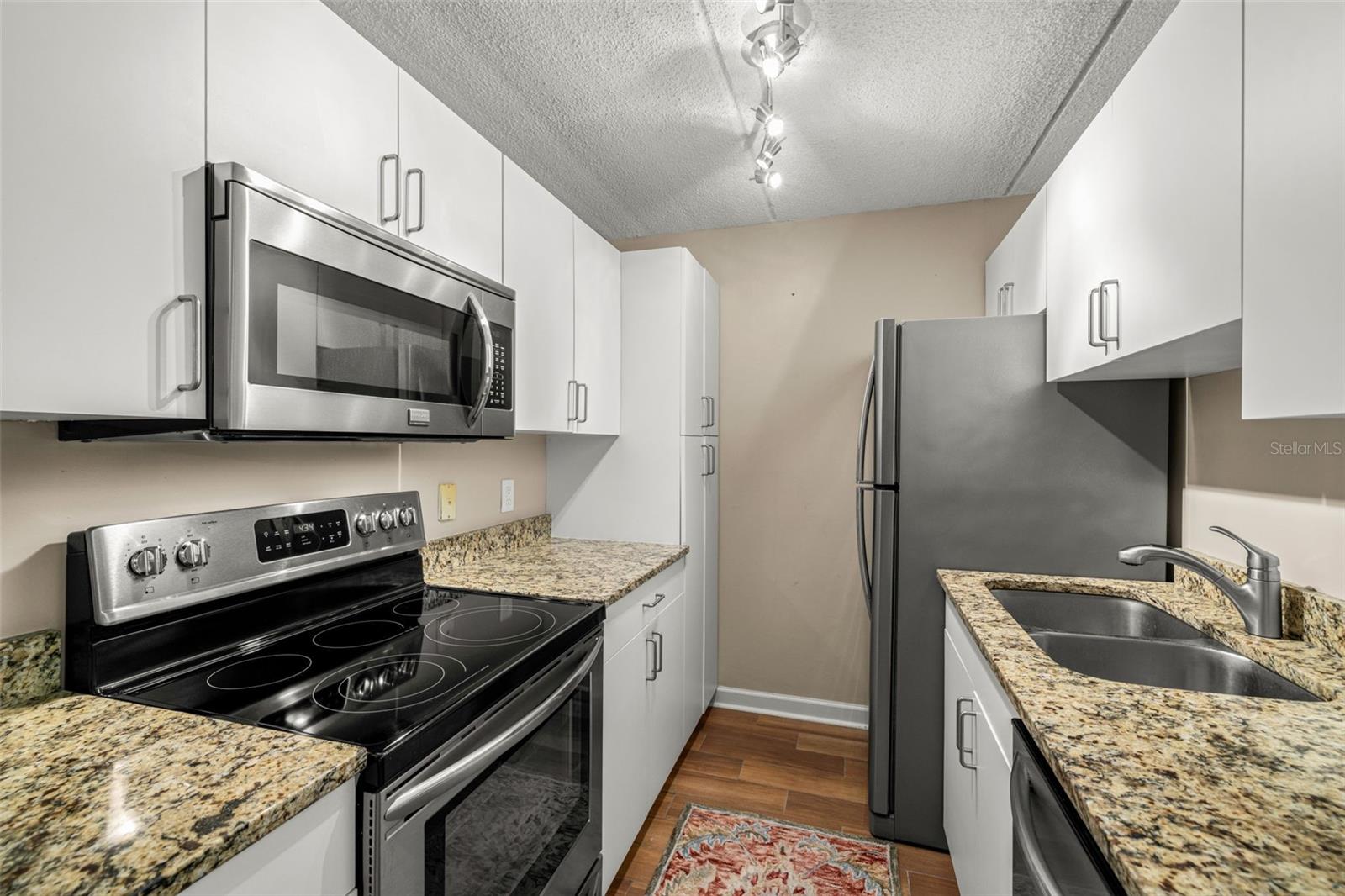 BAYSHORE TRACE CONDO - Residential