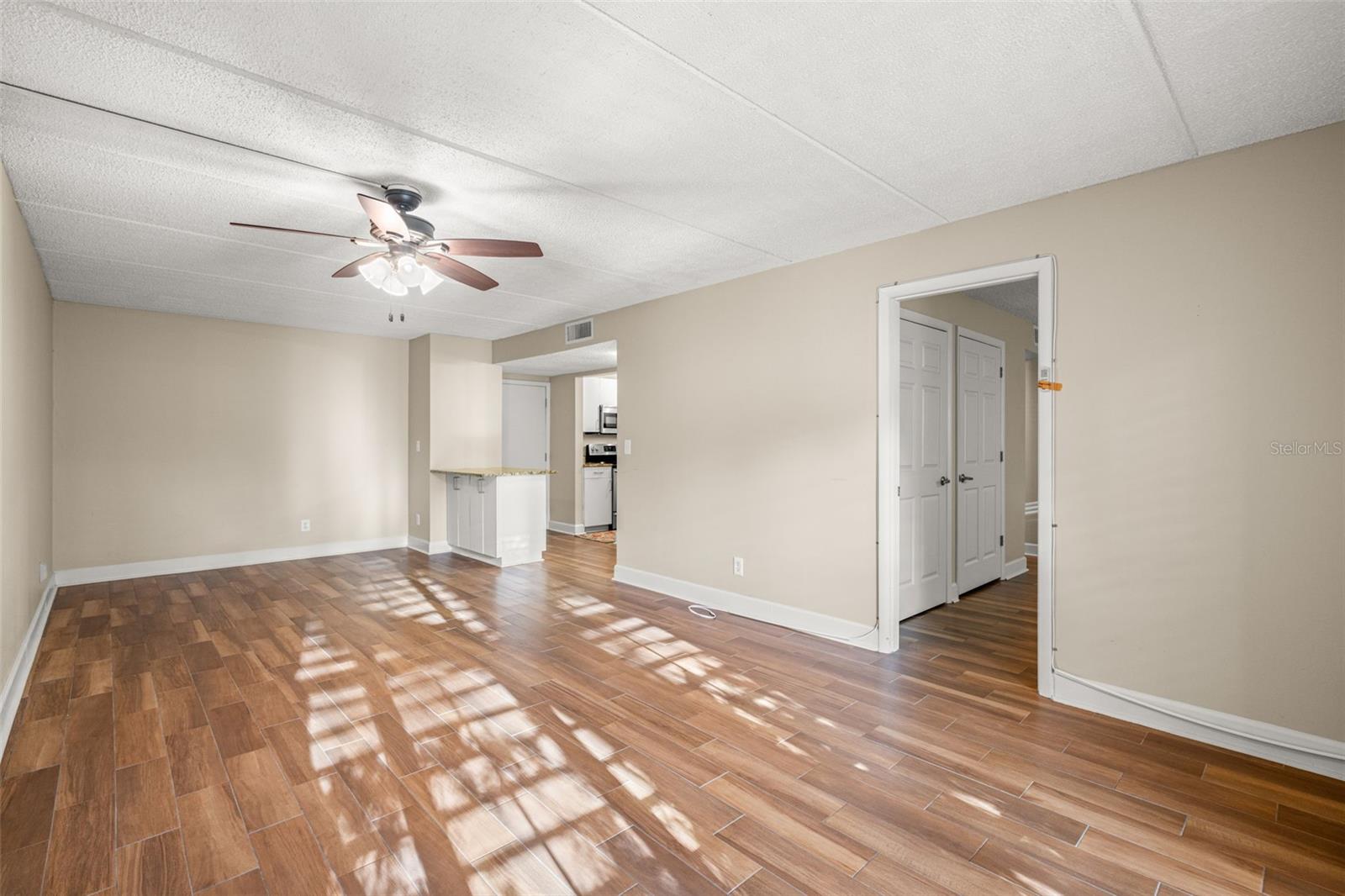 BAYSHORE TRACE CONDO - Residential