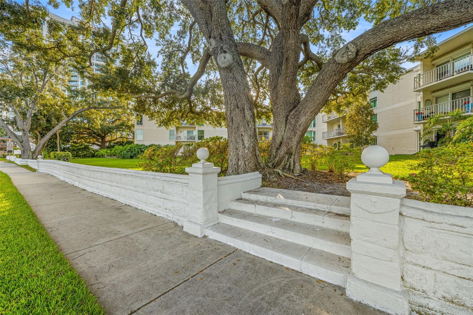 BAYSHORE TRACE CONDO - Residential