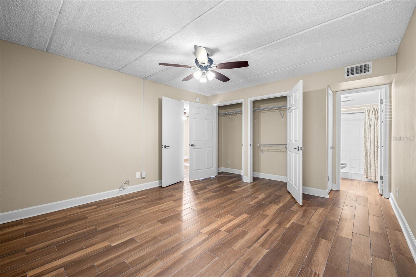 BAYSHORE TRACE CONDO - Residential