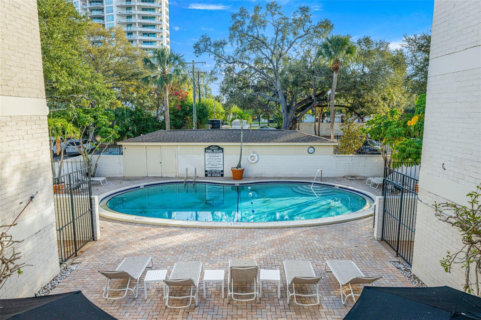 BAYSHORE TRACE CONDO - Residential