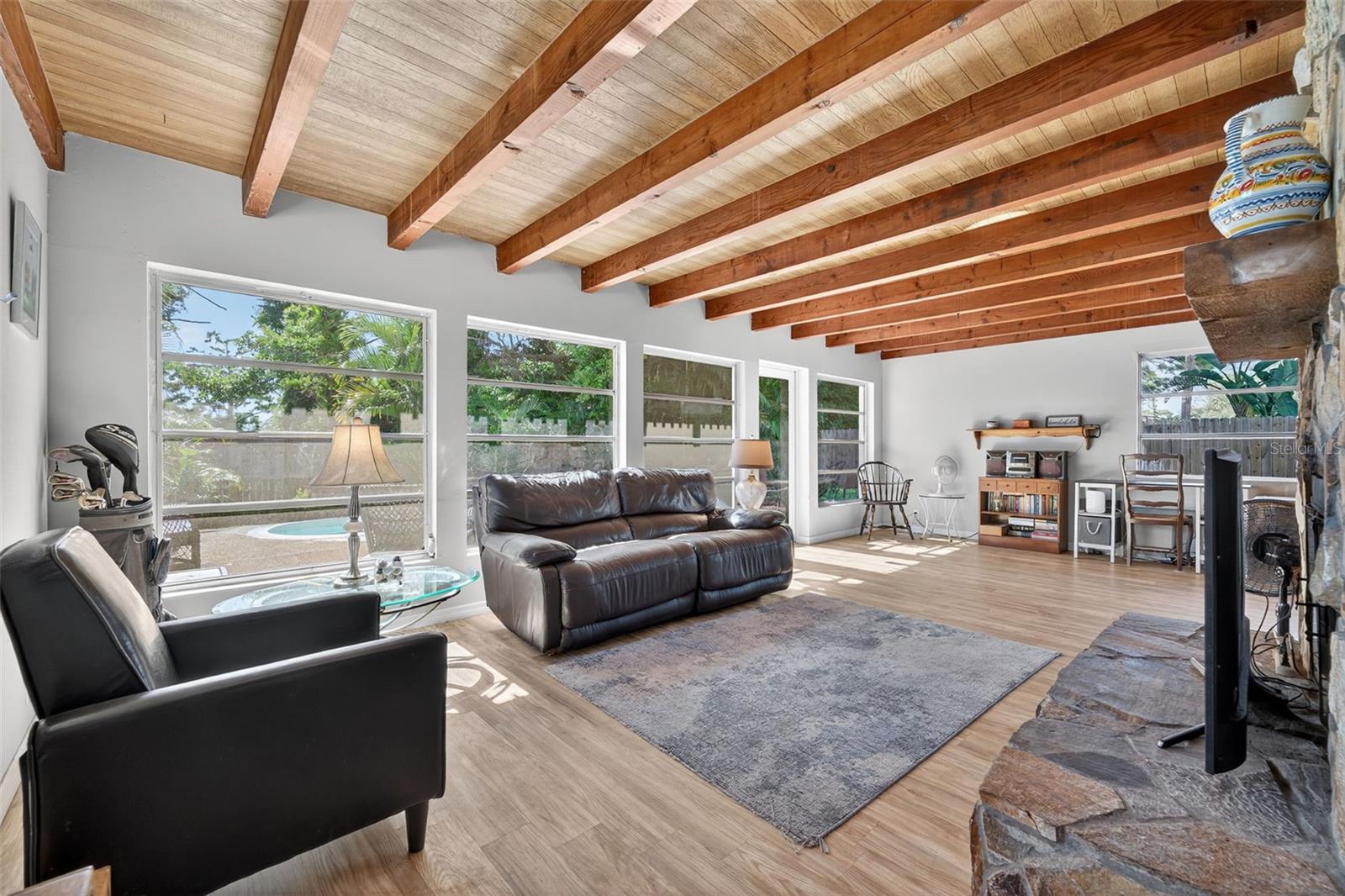 SOUTH VENICE - Residential