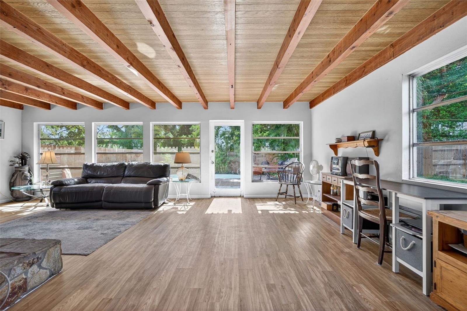 SOUTH VENICE - Residential