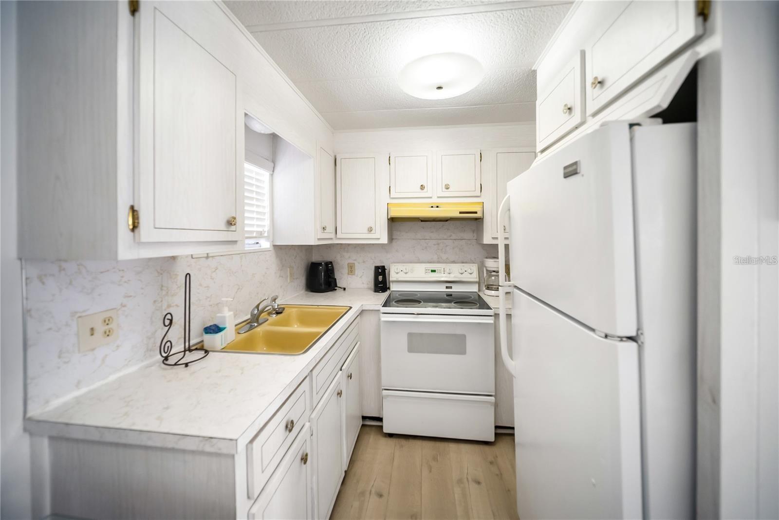 PARADISE BAY ESTATES COOP - Residential