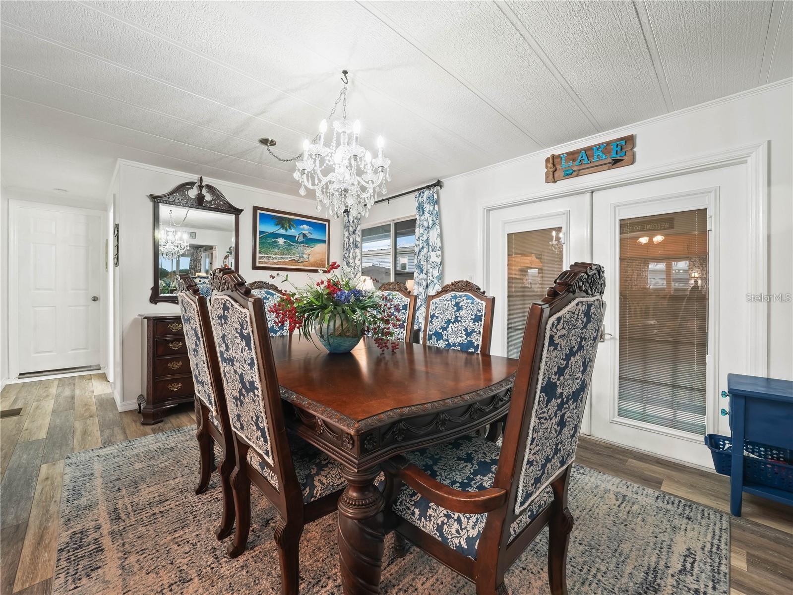 SADDLEBAG LAKE - Residential