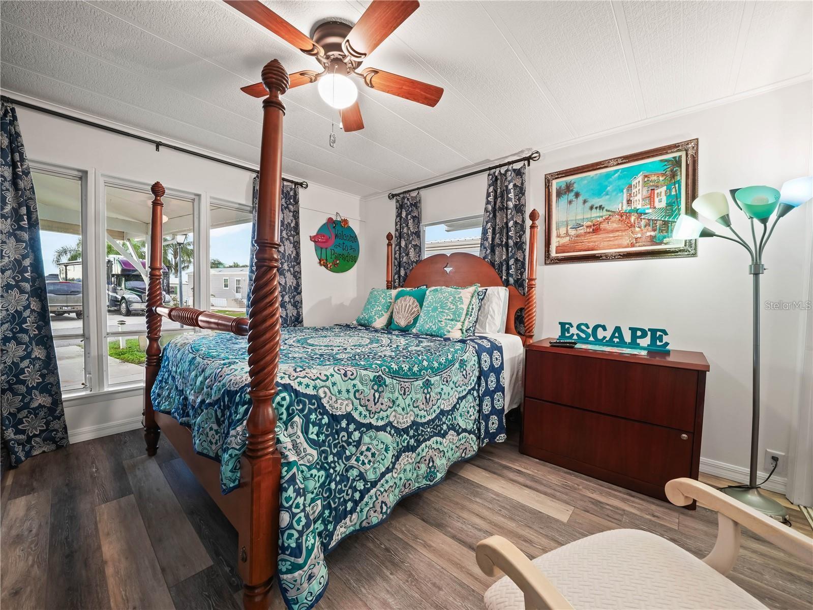 SADDLEBAG LAKE - Residential