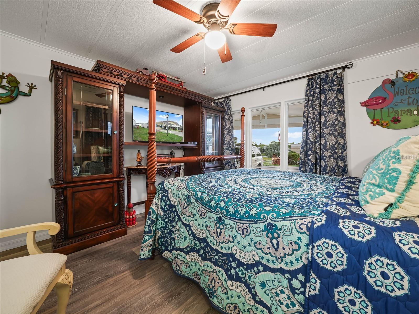 SADDLEBAG LAKE - Residential