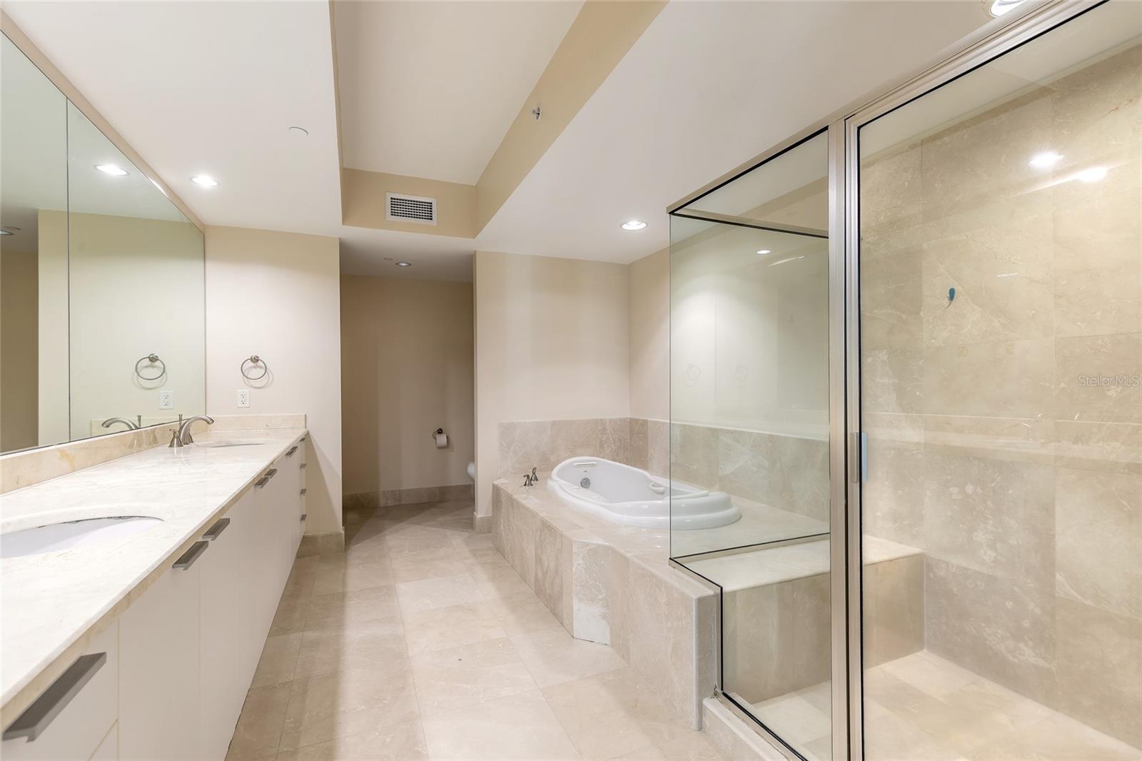 MARINA GRANDE/HALIFAX 01 - Residential