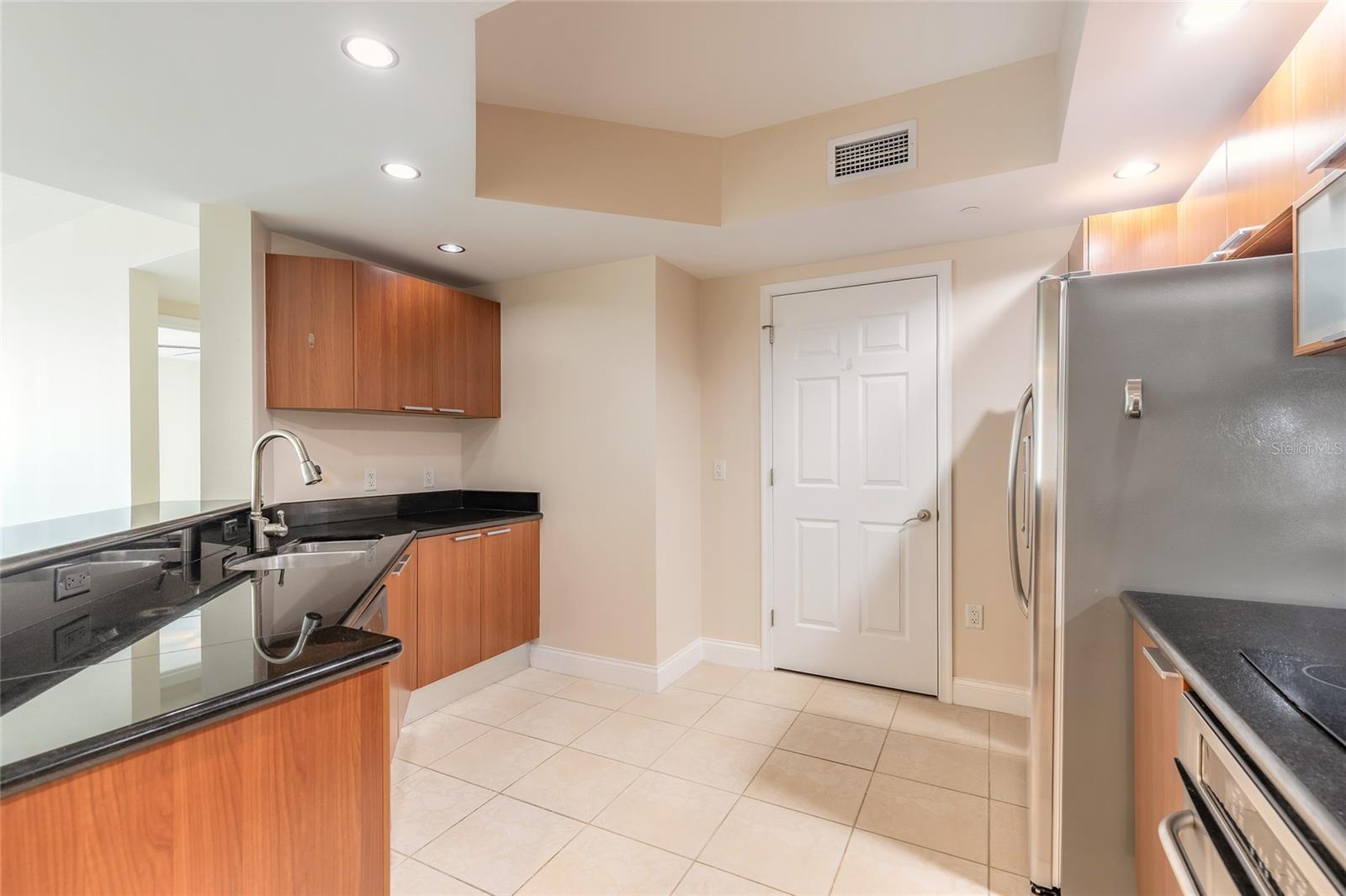 MARINA GRANDE/HALIFAX 01 - Residential