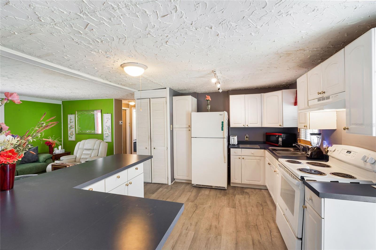 VENICE ISLE - Residential