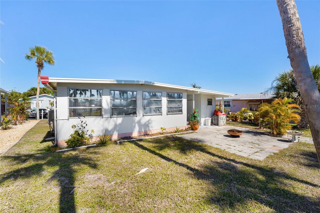 Photo of 210 Roma Road, Venice, FL 34285 (MLS # N6143247)