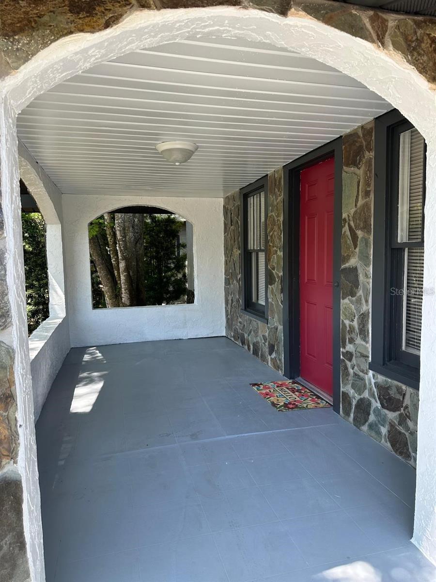 221 N JULIA AVENUE